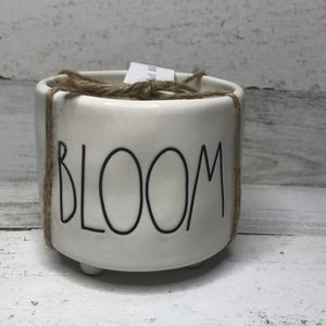 NEW Rae Dunn Flower Pot